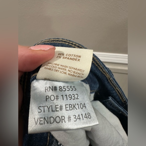 Daytrip Refined Virgo Straight Jean
Length 28
Laying flat 15 1/2 - Picture 6 of 6